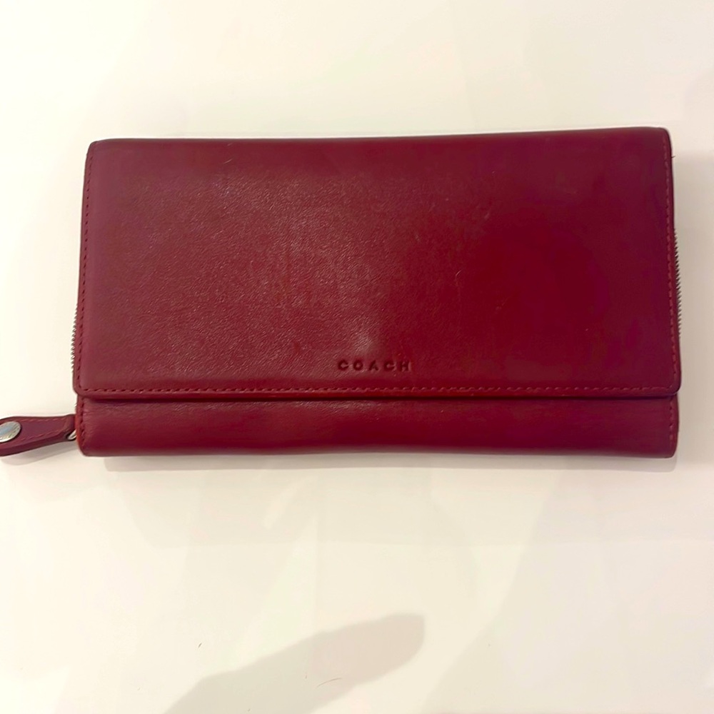 ➡️Coach Sig Long Zip Arround Wallet Red Wallet